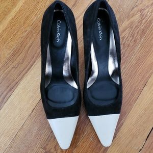 NWOT Calvin Klein colorblock pumps